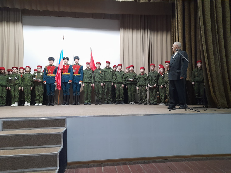 Торжественный прием учащихся в Юнармейцы.